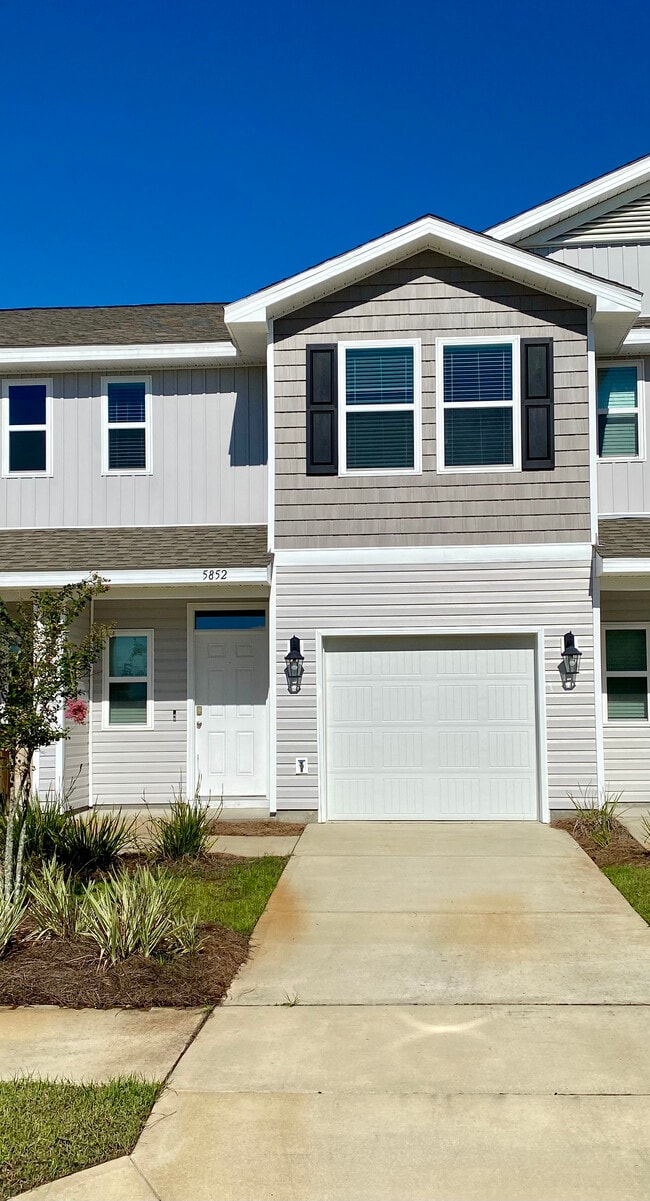 Building Photo - 5852 Callaway Cir