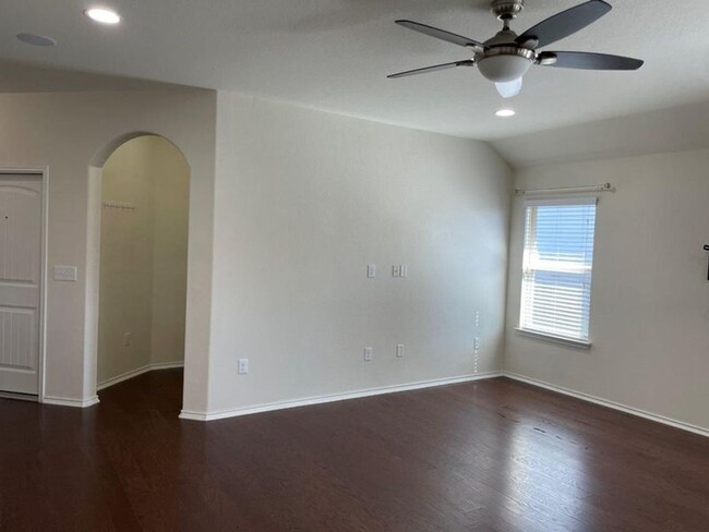 Building Photo - Lovely 3 bedroom, 1 study, and 2 bath smar...