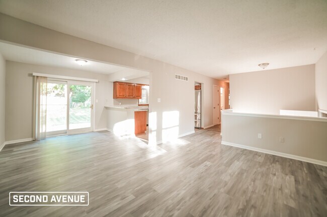 Building Photo - 1918 NE 4th ST