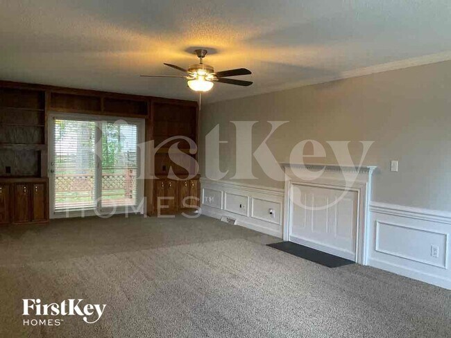 Foto del edificio - 110 Longbridge Dr