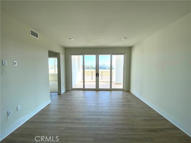 Foto del edificio - 16450 Veterans Wy