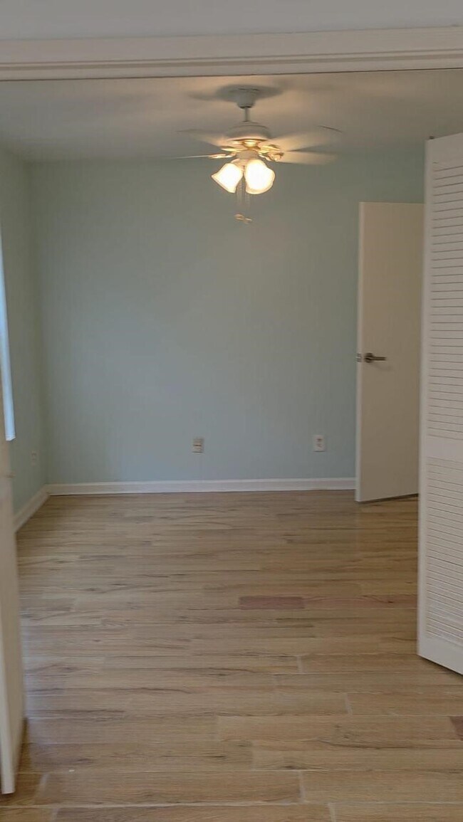Foto del edificio - 2750 Holly Hall St
