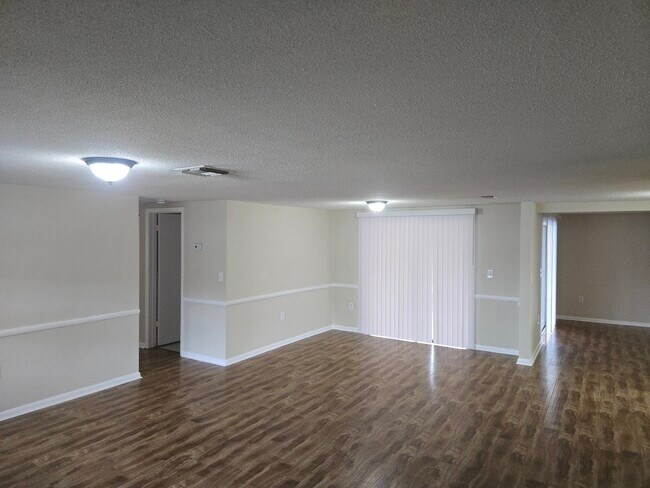 Foto del edificio - 8846 Goshen Ln