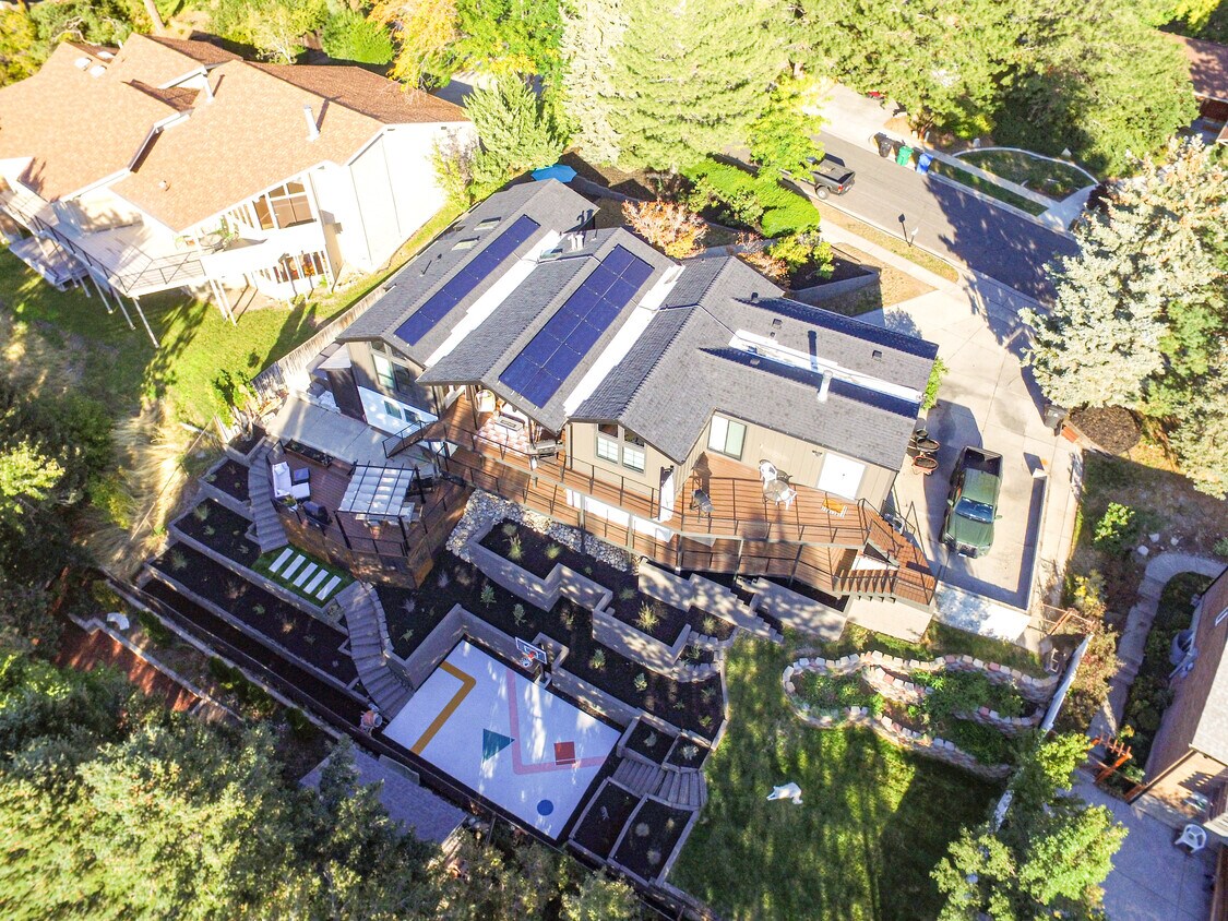 Foto principal - 8784 S Russell Park Rd