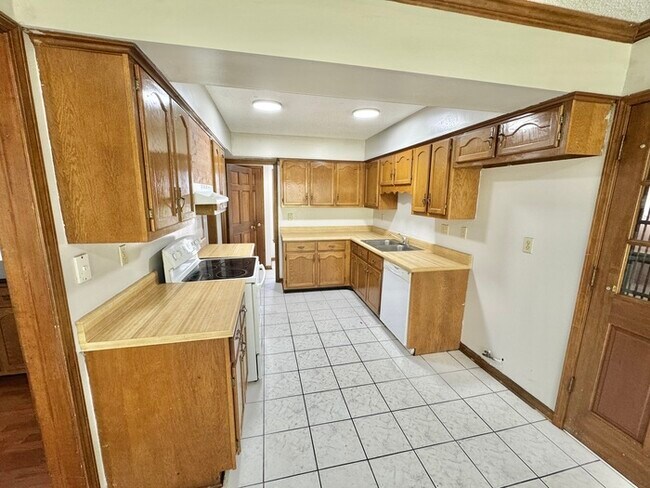 Foto del edificio - 7086 Cobblestone Dr
