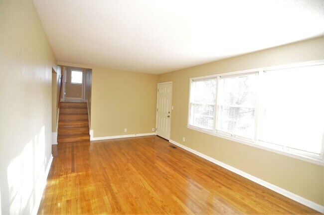 Foto del edificio - 2221 Euclid Rd NW