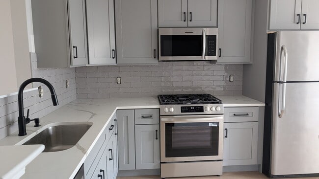 Building Photo - 20 Puchala Dr