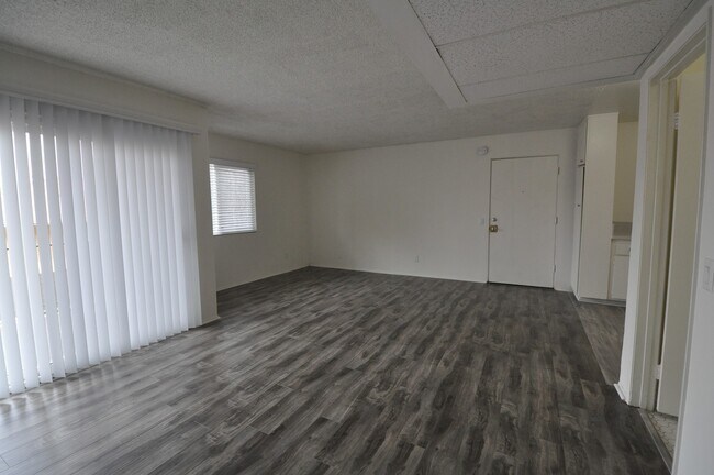 Building Photo - 13800