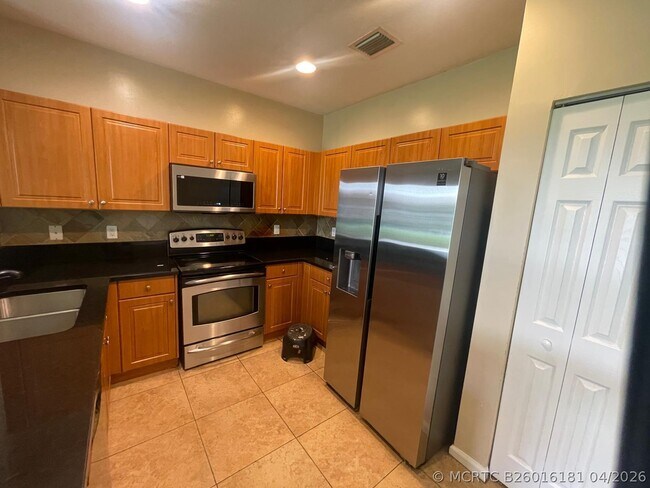 Building Photo - 2796 SW 83rd Ave