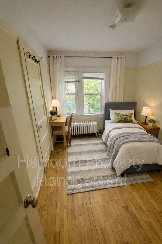 Foto del edificio - 1112 E 6th St