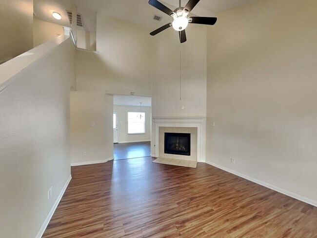 Foto del edificio - 1015 Redcrest Springs Ct