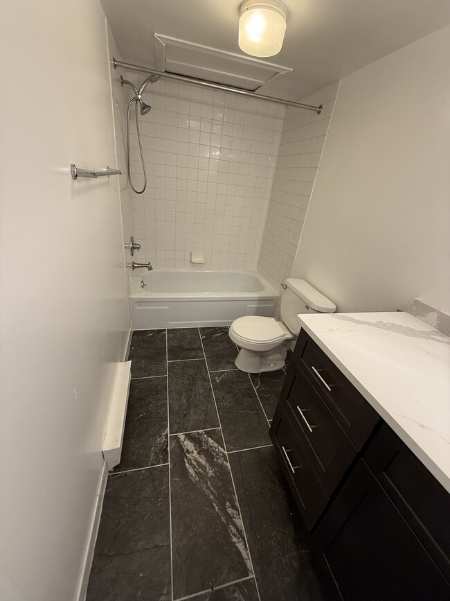 Building Photo - 96 Candlewood Dr