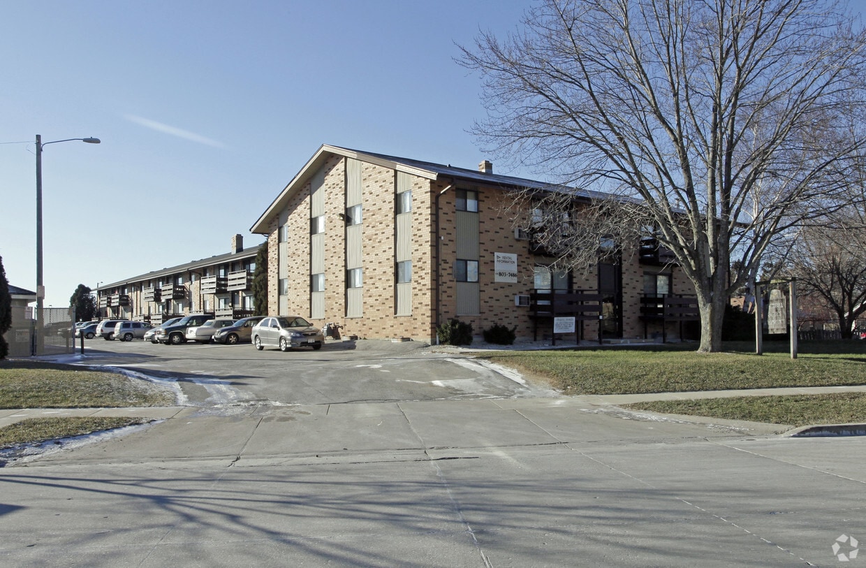 Primary Photo - Whitnall Garden Apartments