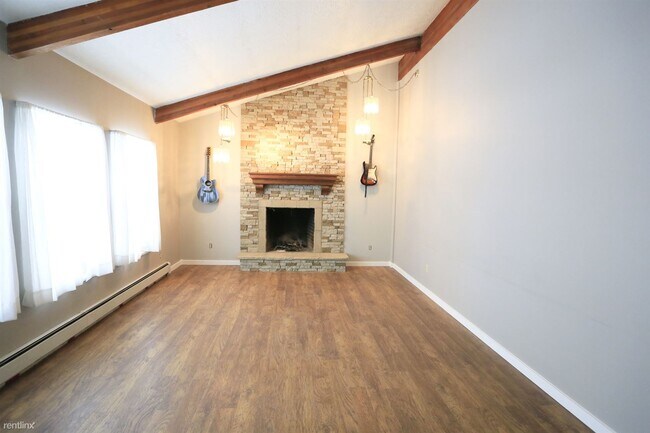 Foto del edificio - 5 br, 3 bath House - 3215 West 10000 South