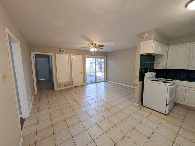 Building Photo - 2109 Coronado Pl