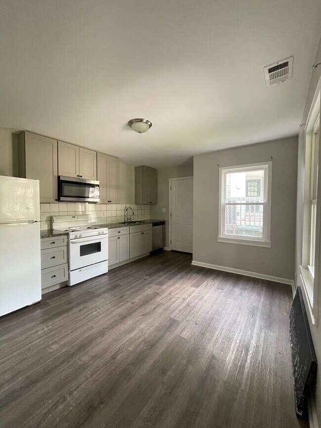 Foto del edificio - 411 Allgood Rd NE