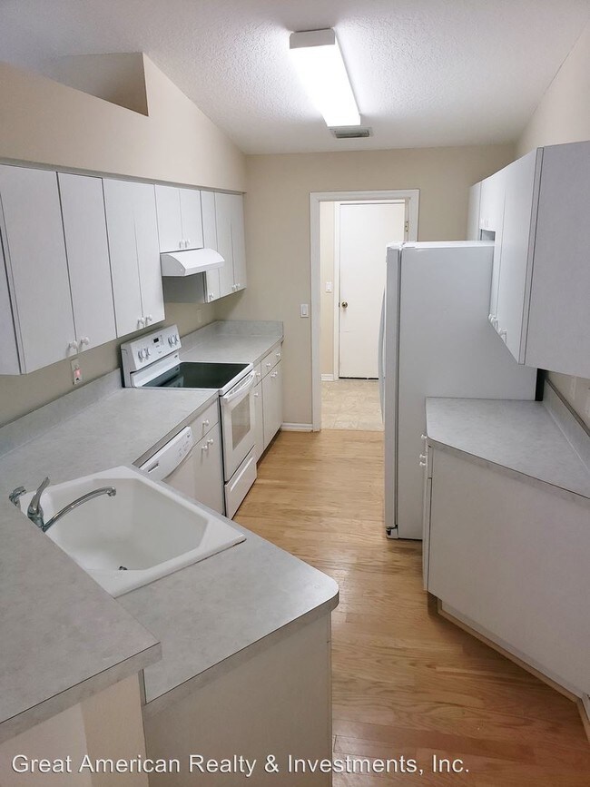 Building Photo - 3 br, 2 bath House - 1139 E McKinley St