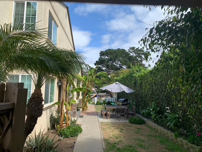 Building Photo - 3680 Voltaire St