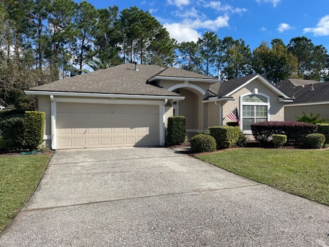 Foto principal - Beautiful 3 bedroom, 2 bath home near UNF ...