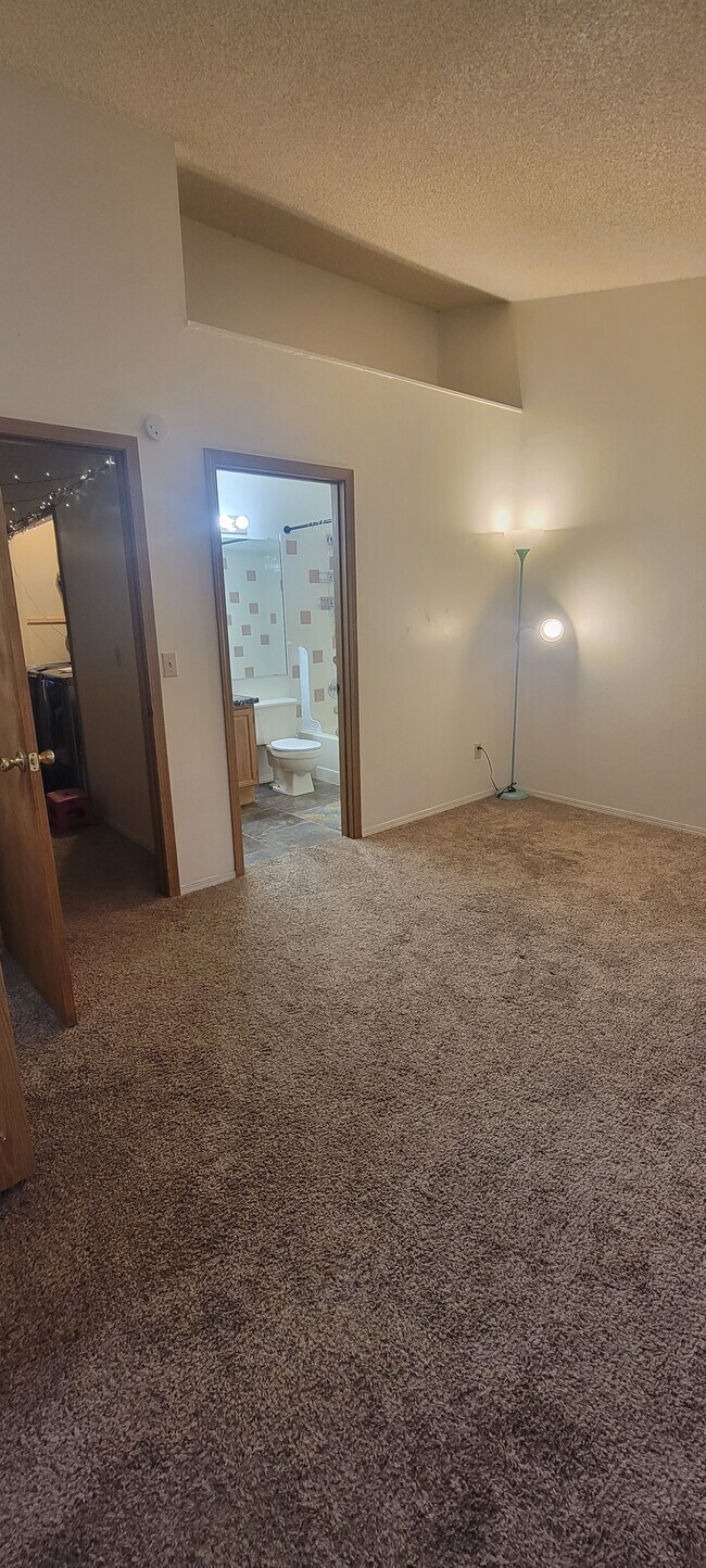 Foto del edificio - 519 Shady Crest Cir