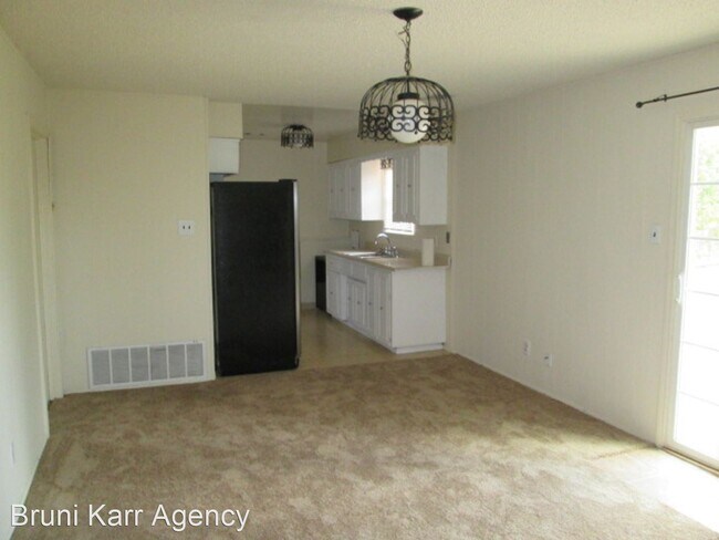 Foto del edificio - 3 br, 1.5 bath House - 12912 Skyview NE