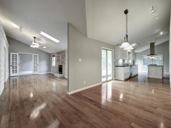 Building Photo - 2905 Perry Ln