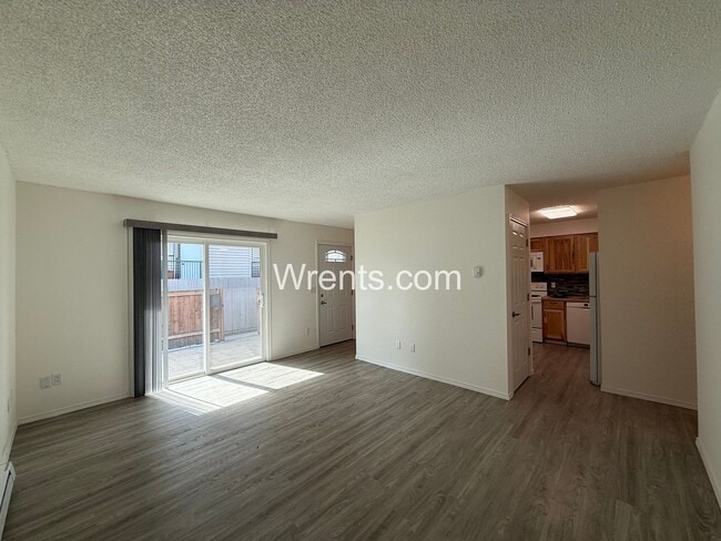 Building Photo - 6014-6018 N Atlantic NM