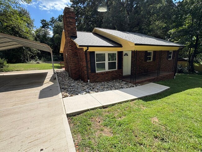 Foto del edificio - 1360 Springdale Park Rd