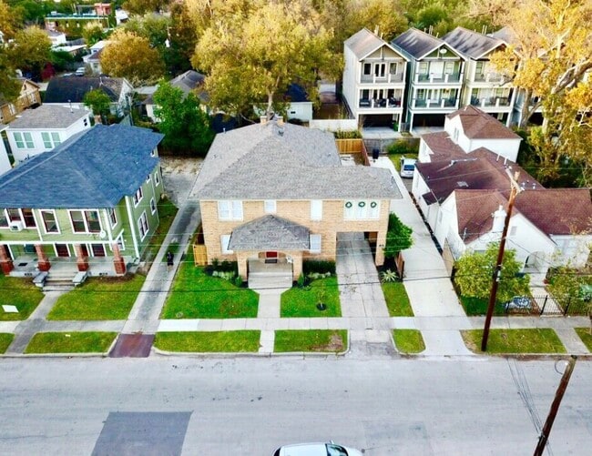 Overhead street view - 121 North St