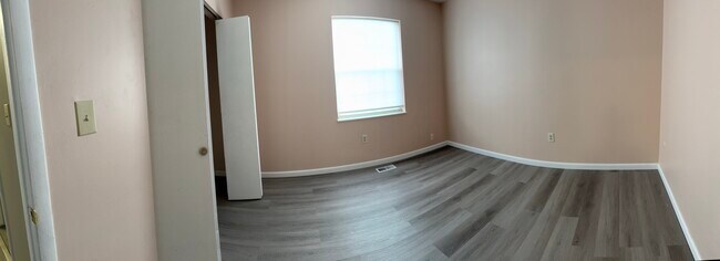 Foto del edificio - 5611 Chatford Dr
