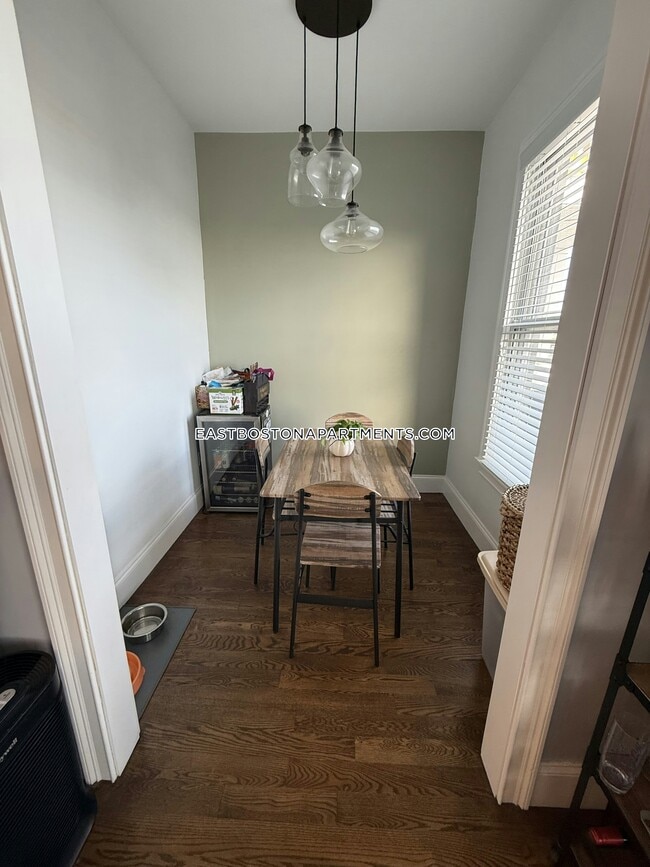 Foto del edificio - 249 Lexington St