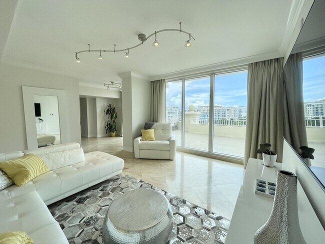Foto del edificio - 99 SE Mizner Blvd