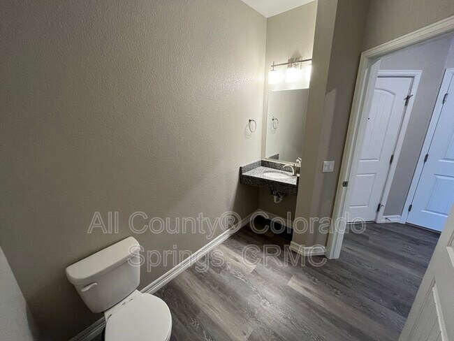 Building Photo - 606 Thimbleberry Point
