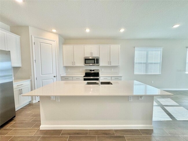 Building Photo - 824 Griffon Ave