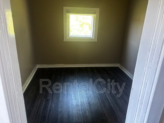 Building Photo - 3 Allen St