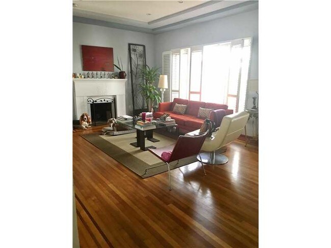 Foto del edificio - 430 NE 51st St