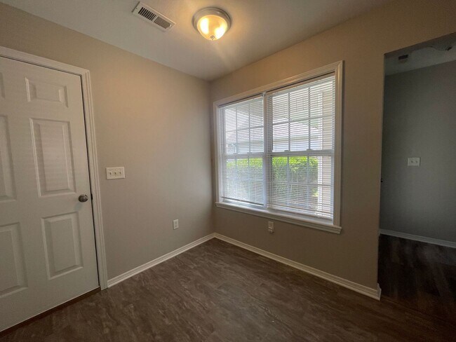 Building Photo - Newly Updated 3 Bedroom Patio Home with 2 Car Garage