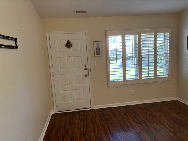 Foto del edificio - 3817 Clearwood Ct