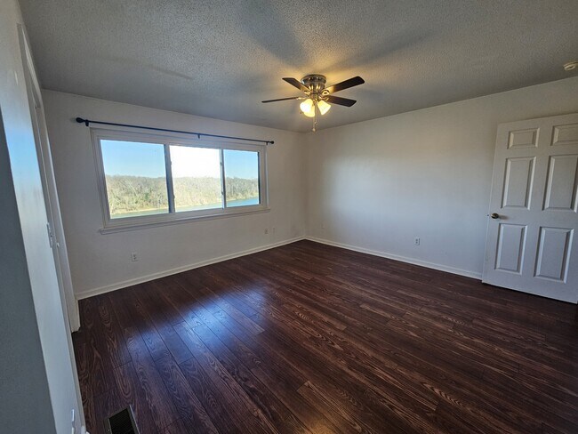 Foto del edificio - 637 Battery Pl