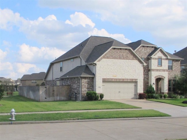 Building Photo - 2215 Cranbrook Ridge Ln