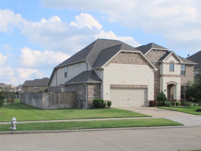 Foto del edificio - 2215 Cranbrook Ridge Ln