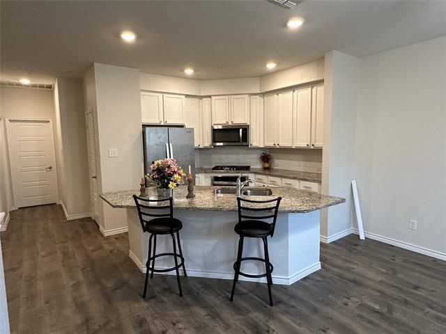 Building Photo - 2452 Siskiyou St