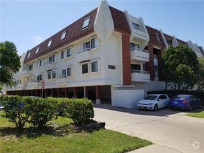 Building Photo - 3115 Helms St