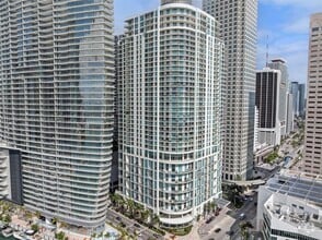Building Photo - 300 S Biscayne Blvd