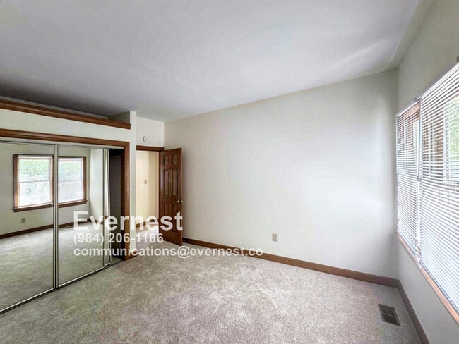 Foto del edificio - 101 Granby Ct