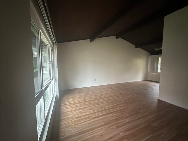 Foto del edificio - 10863-10881 Whipple St
