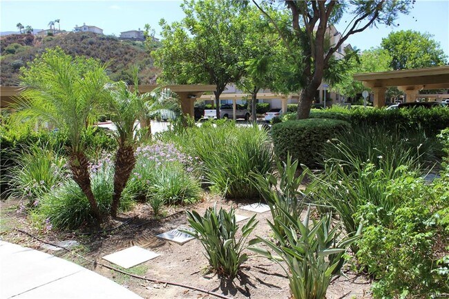 Building Photo - 2275 Del Mar Way