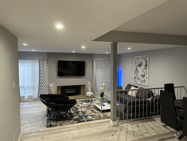 Building Photo - 4807 Woodley Ave