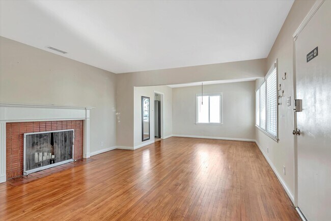Building Photo - 10741 Fracar Ave