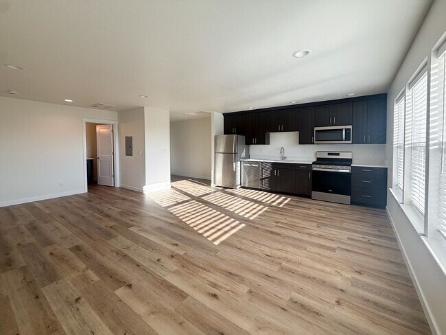 Foto del edificio - 333-337 SE Fir Villa Rd